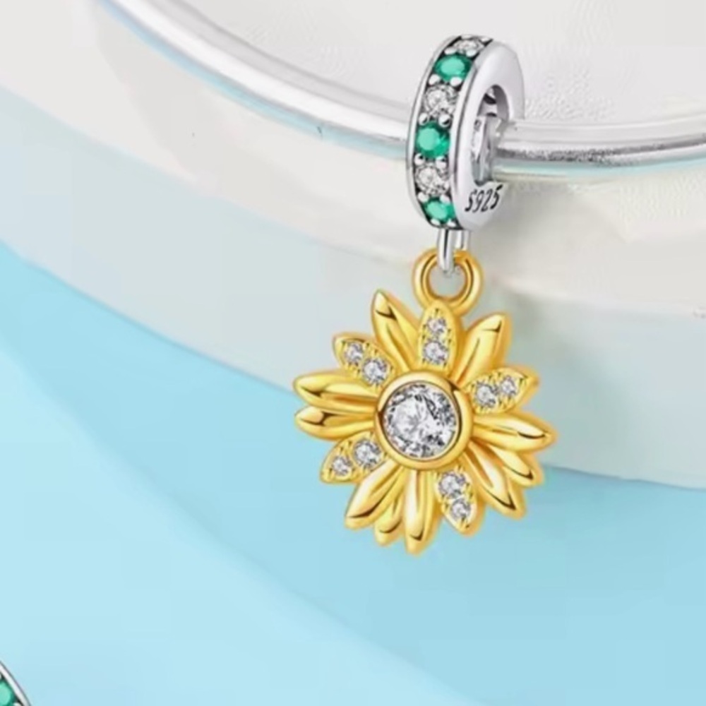 New ,925 Sterling Silver Bracelet and Sunflower Charm, Stamped